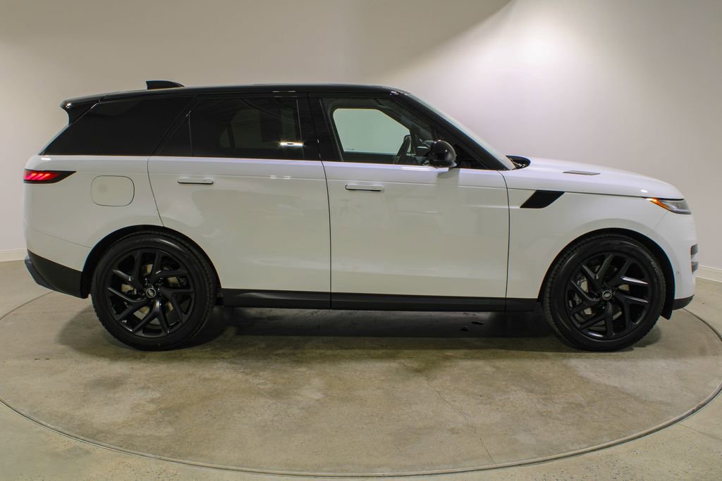 Used 2024 Land Rover Range Rover Sport SE AWD/4WD image 6
