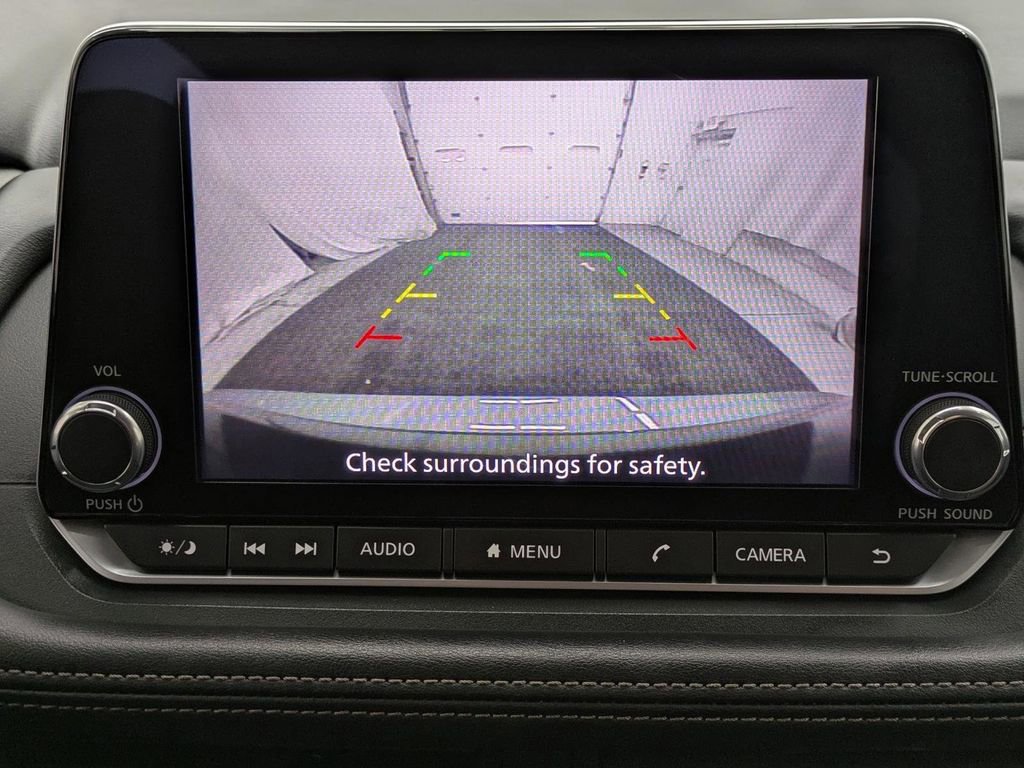 Used 2024 Nissan Rogue SV image 8