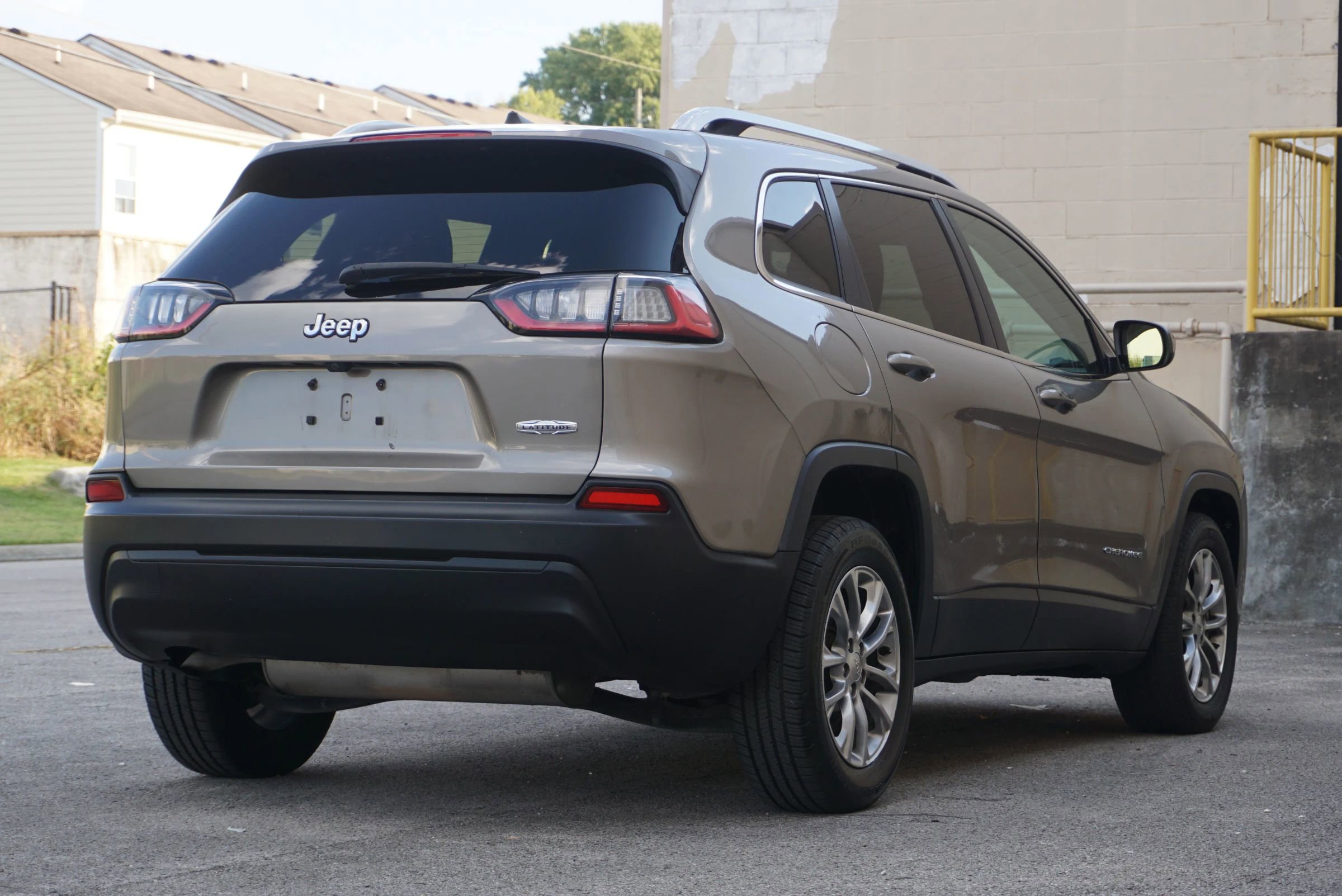 Used 2019 Jeep Cherokee Latitude Plus image 5