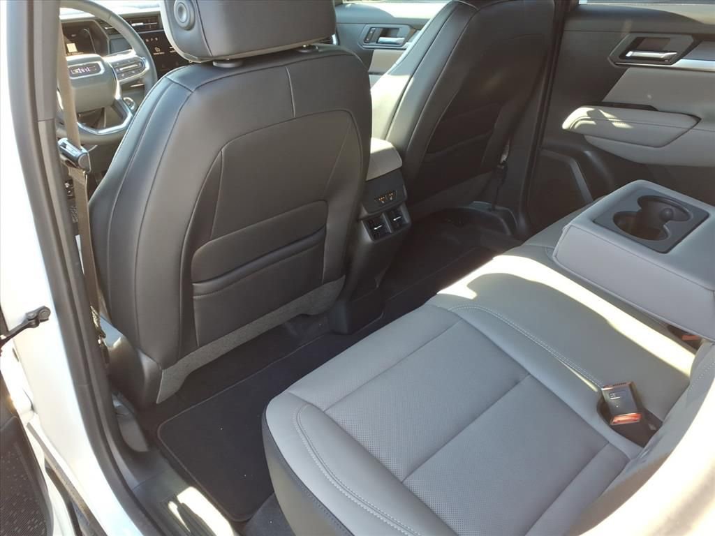 Used 2026 GMC Terrain Elevation w/ Elevation Premium Package image 34