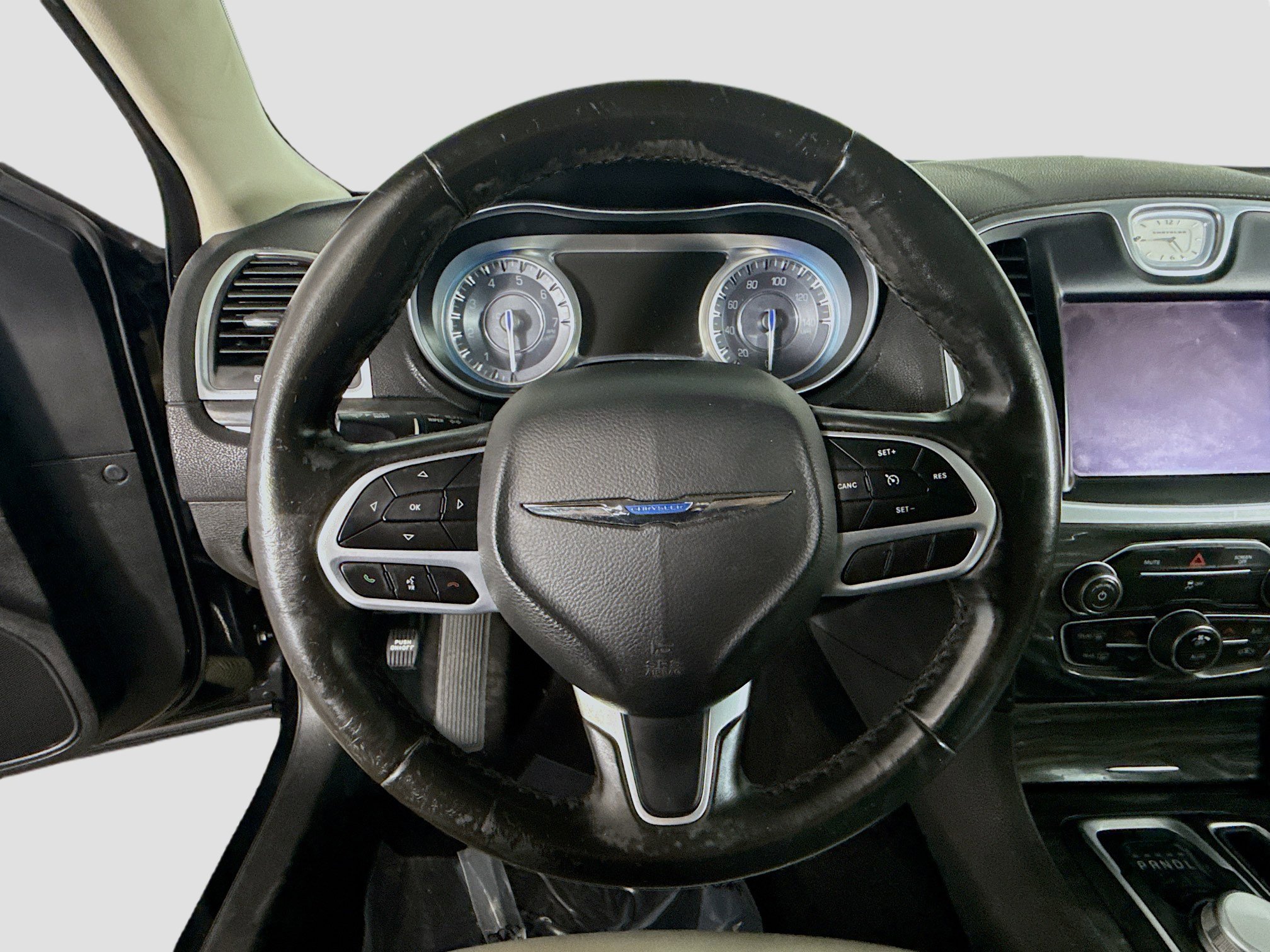 Used 2020 Chrysler 300 Touring image 13