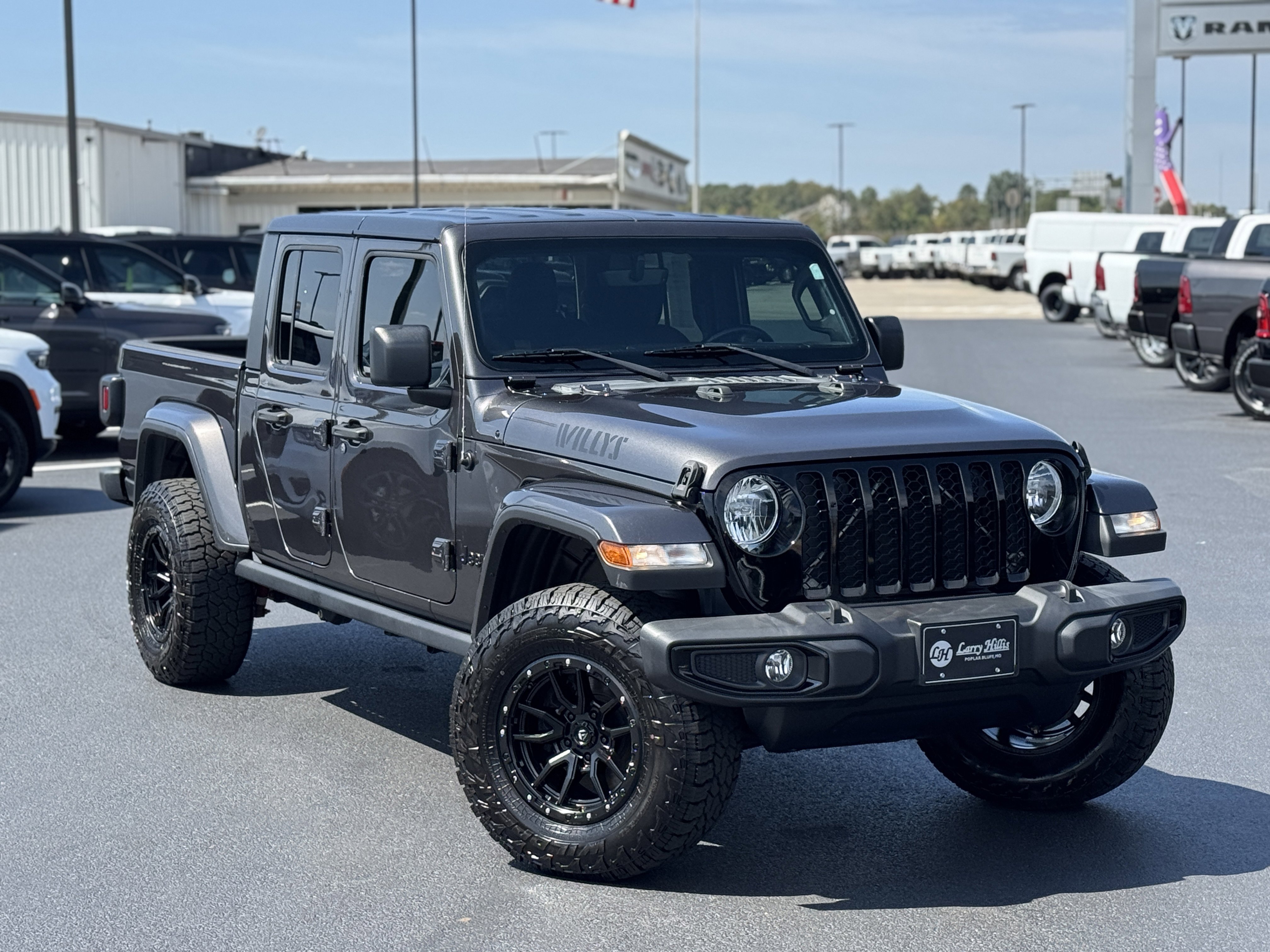 Used 2021 Jeep Gladiator Willys image 4