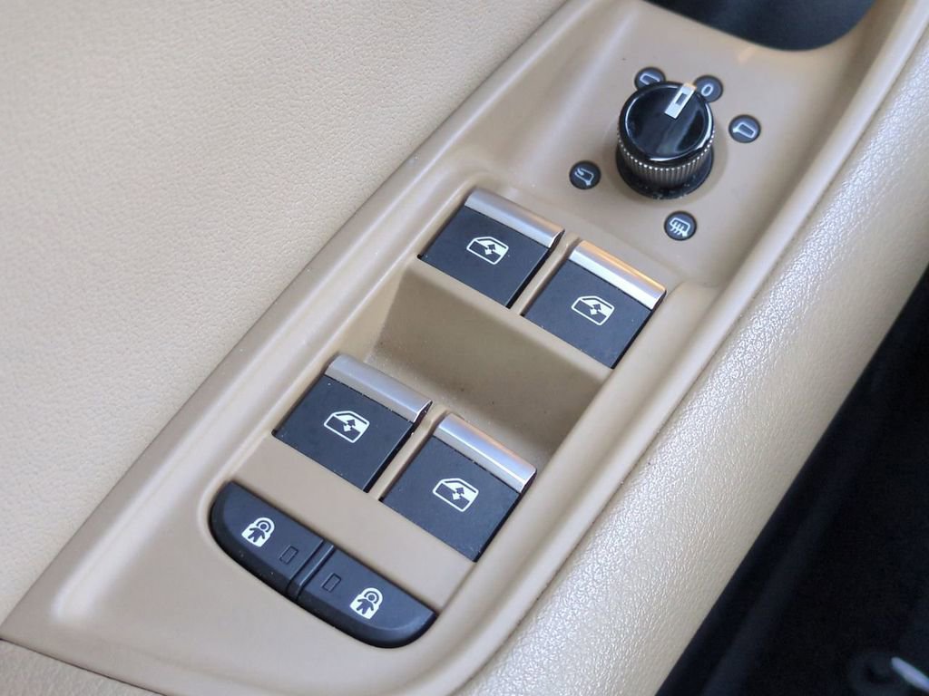 Used 2021 Audi Q8 Prestige w/ Prestige Package image 24