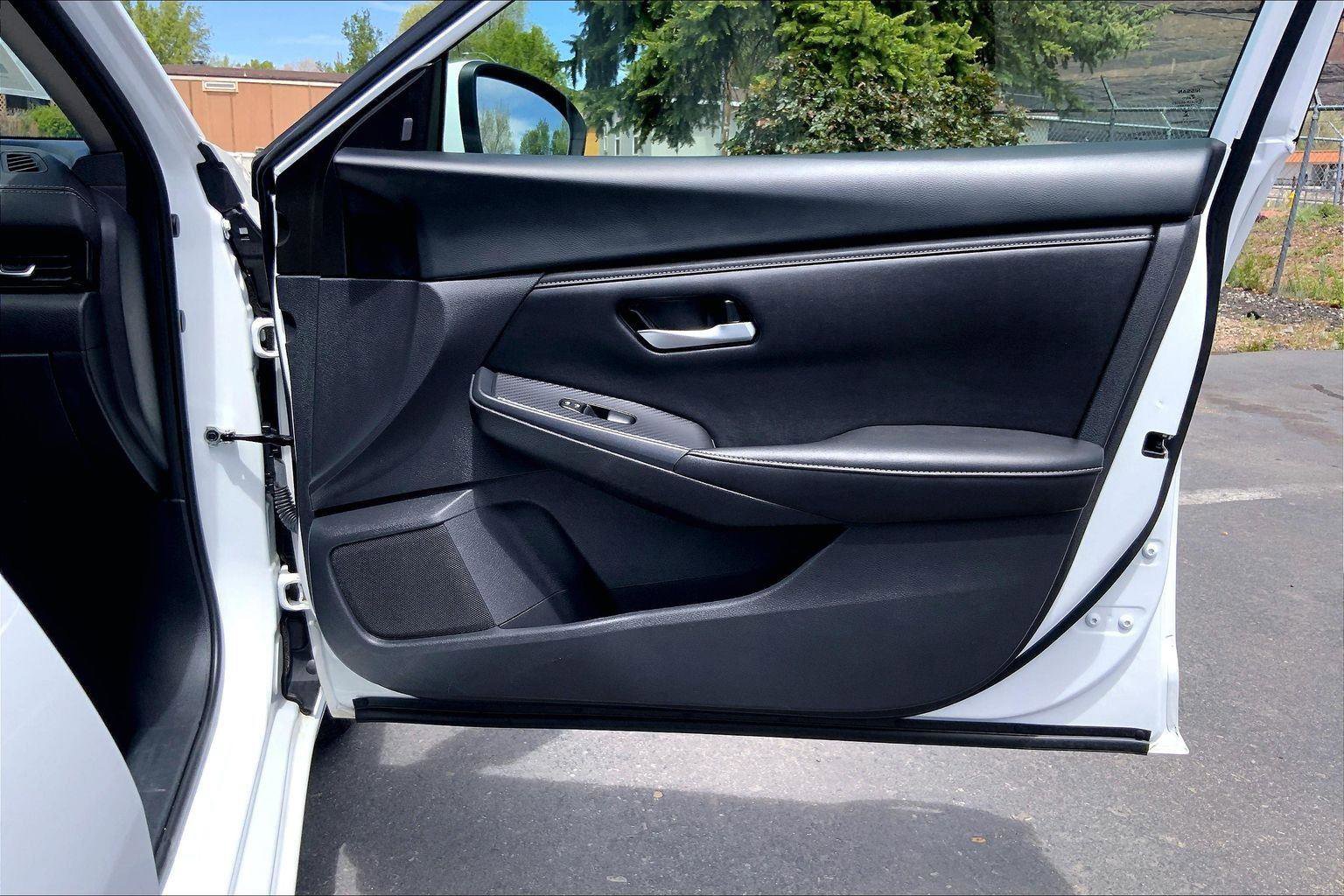 Used 2024 Nissan Sentra SV FWD image 24