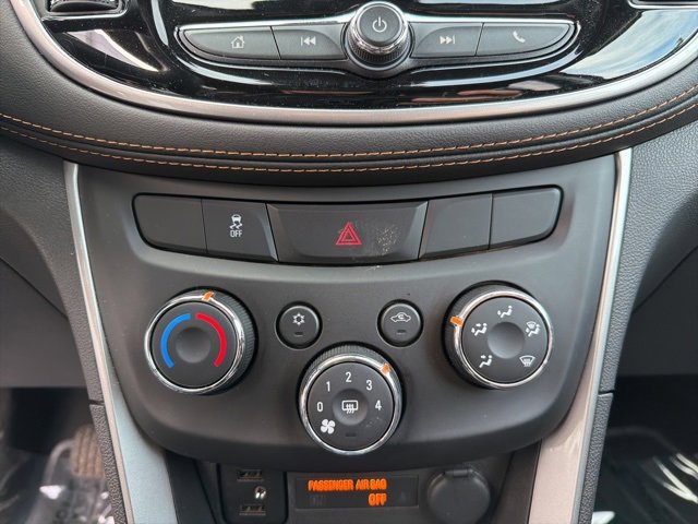 Used 2022 Chevrolet Trax LS w/ Tint and Cruise Package image 21