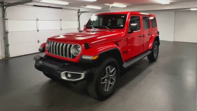 Used 2025 Jeep Wrangler Unlimited Sahara w/ Safety Group AWD/4WD image 4