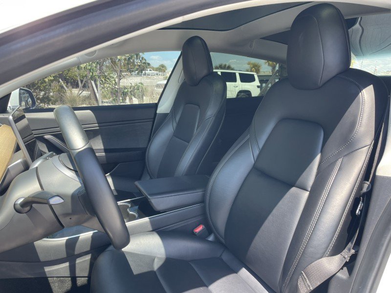 Used 2019 Tesla Model 3 Mid Range image 2