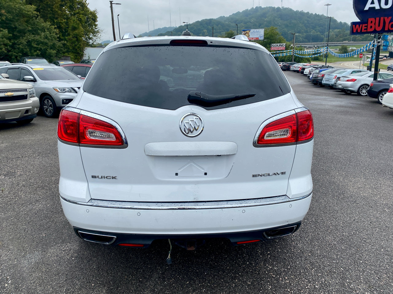 Used 2017 Buick Enclave Leather image 6