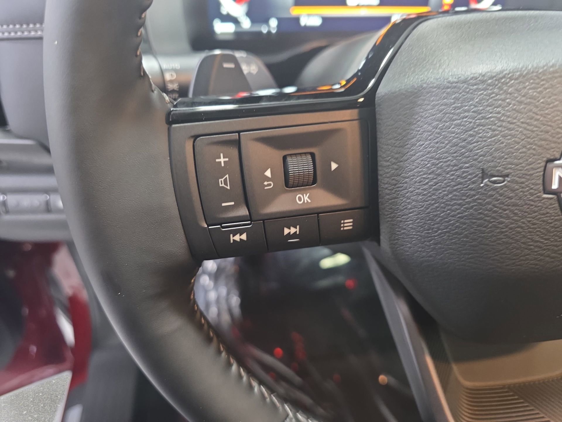 New 2026 Nissan Pathfinder Platinum image 17