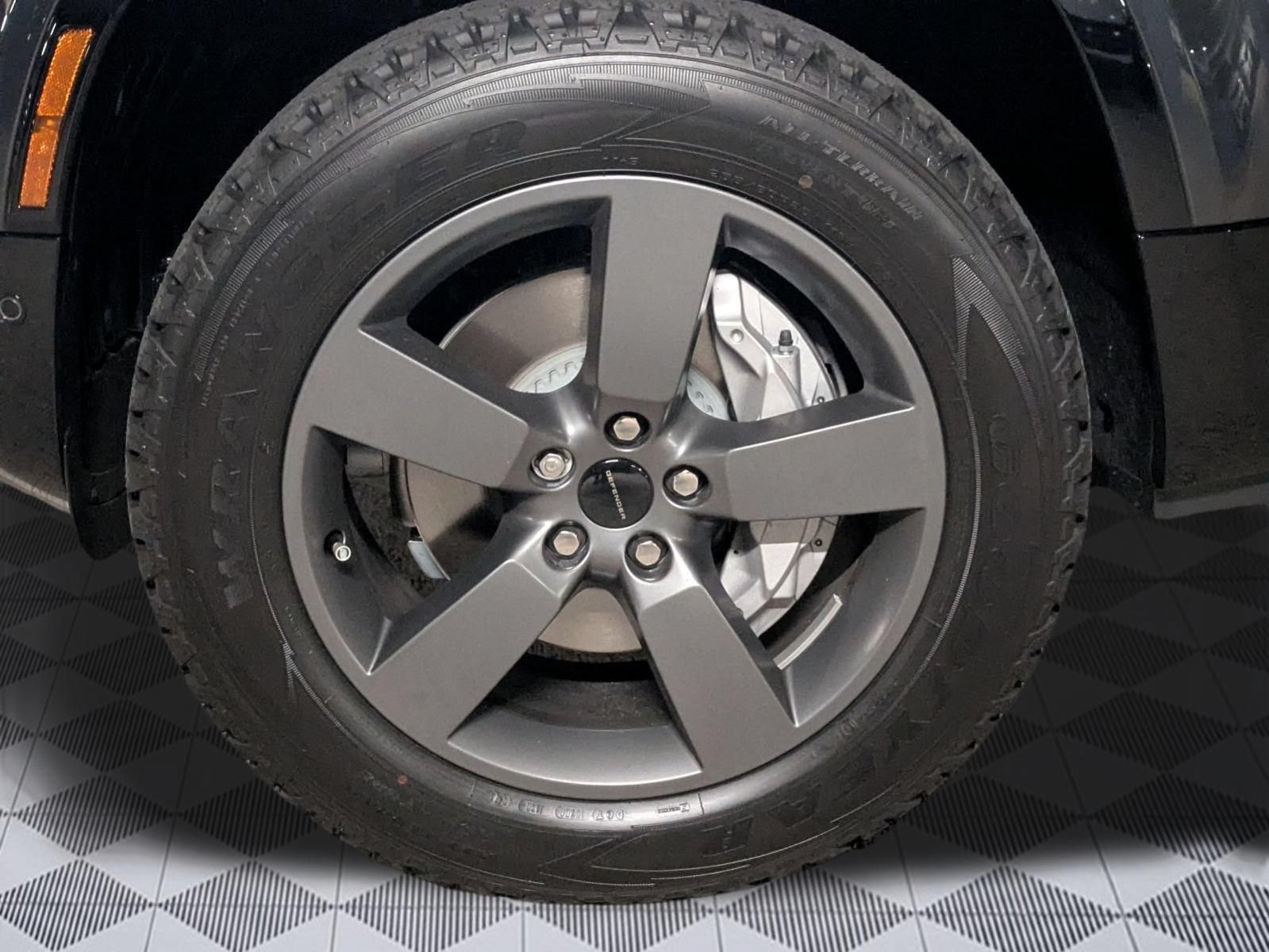 New 2026 Land Rover Defender 110 X-Dynamic SE AWD/4WD image 9