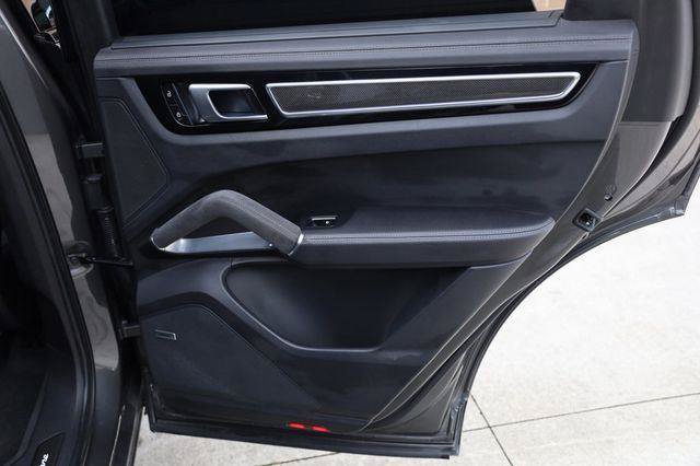 Used 2023 Porsche Cayenne Turbo AWD/4WD image 23