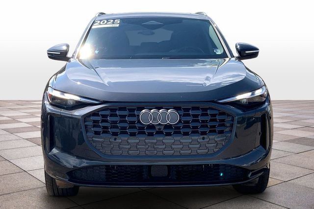 Certified 2025 Audi Q5 Premium w/ Convenience Package AWD/4WD image 3