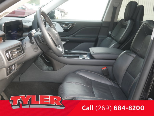Used 2025 Lincoln Aviator Reserve w/ Equipment Group 201A AWD/4WD image 35