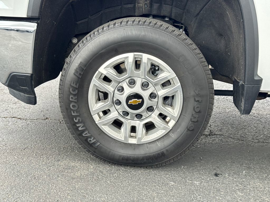 Used 2025 Chevrolet Silverado 2500 LT w/ Convenience Package AWD/4WD image 6