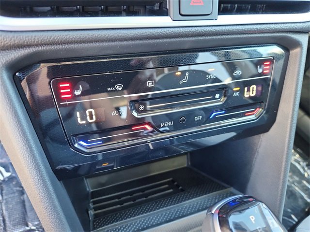 New 2025 Volkswagen Taos SE image 14