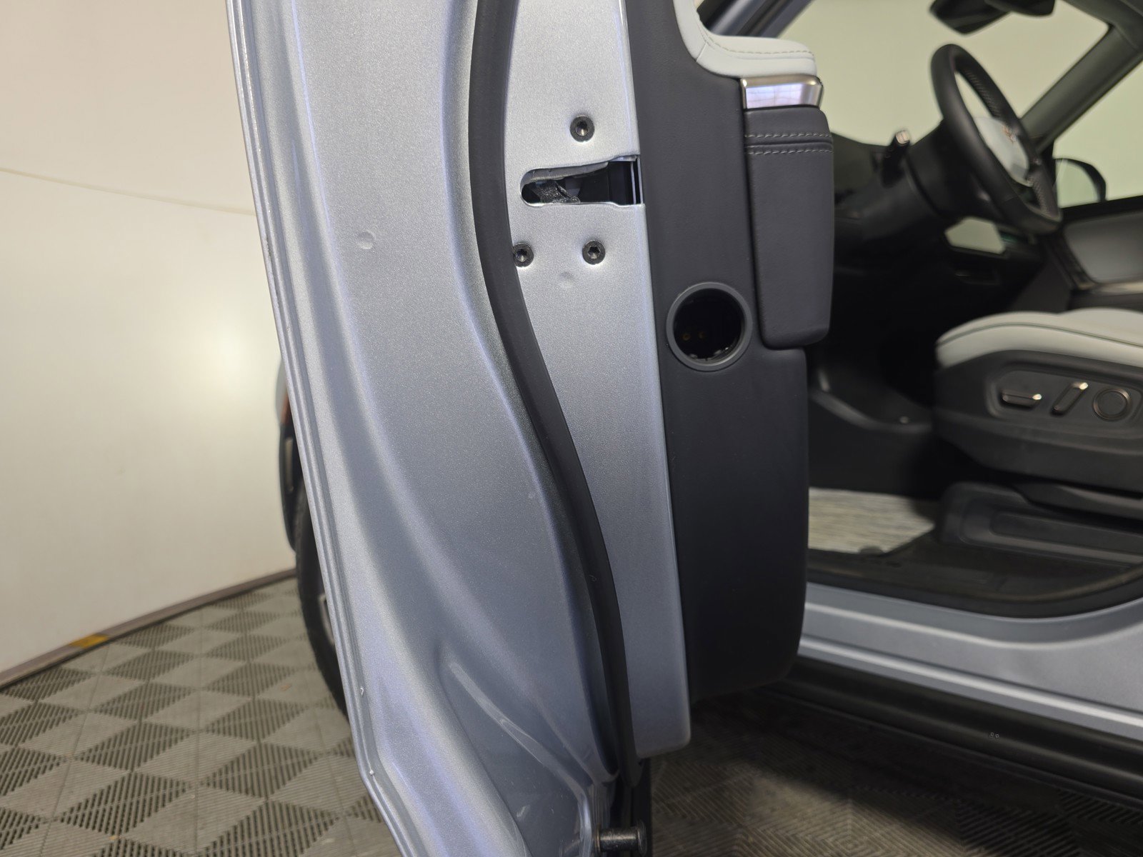 Used 2023 Rivian R1T Launch Edition image 30