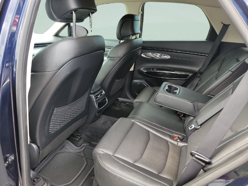 Used 2023 Genesis GV70 2.5T AWD/4WD image 12