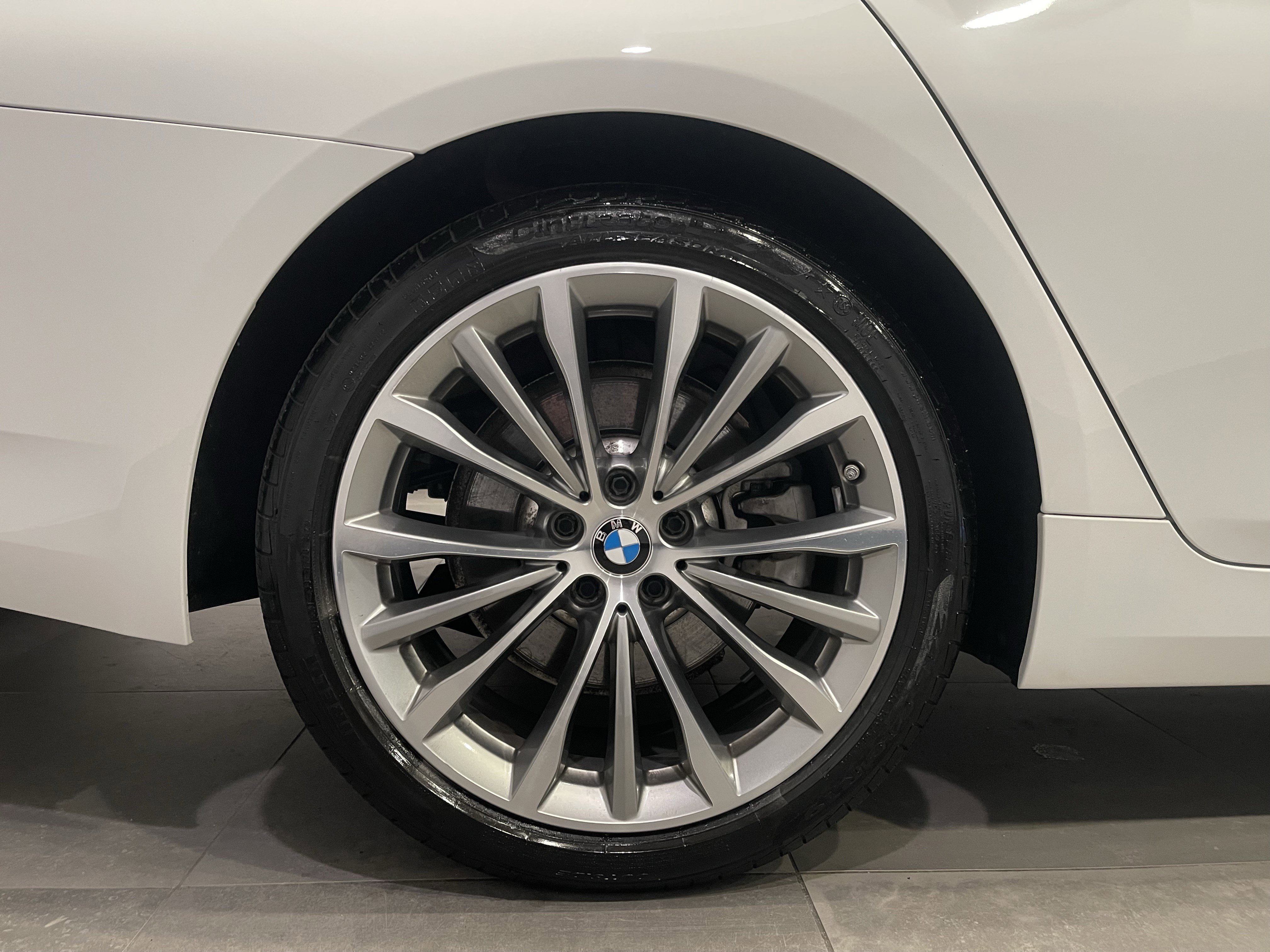 Certified 2023 BMW 530i xDrive w/ Convenience Package image 9