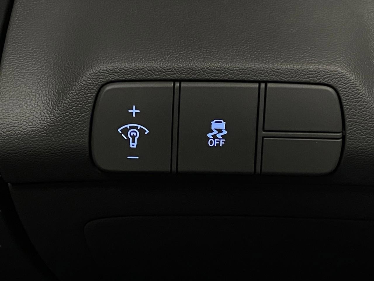 Certified 2025 Hyundai Elantra SEL image 13