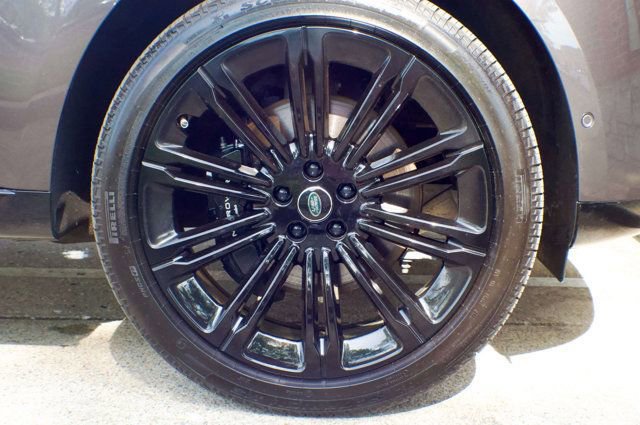 Used 2025 Land Rover Range Rover Long Wheelbase SE AWD/4WD image 54