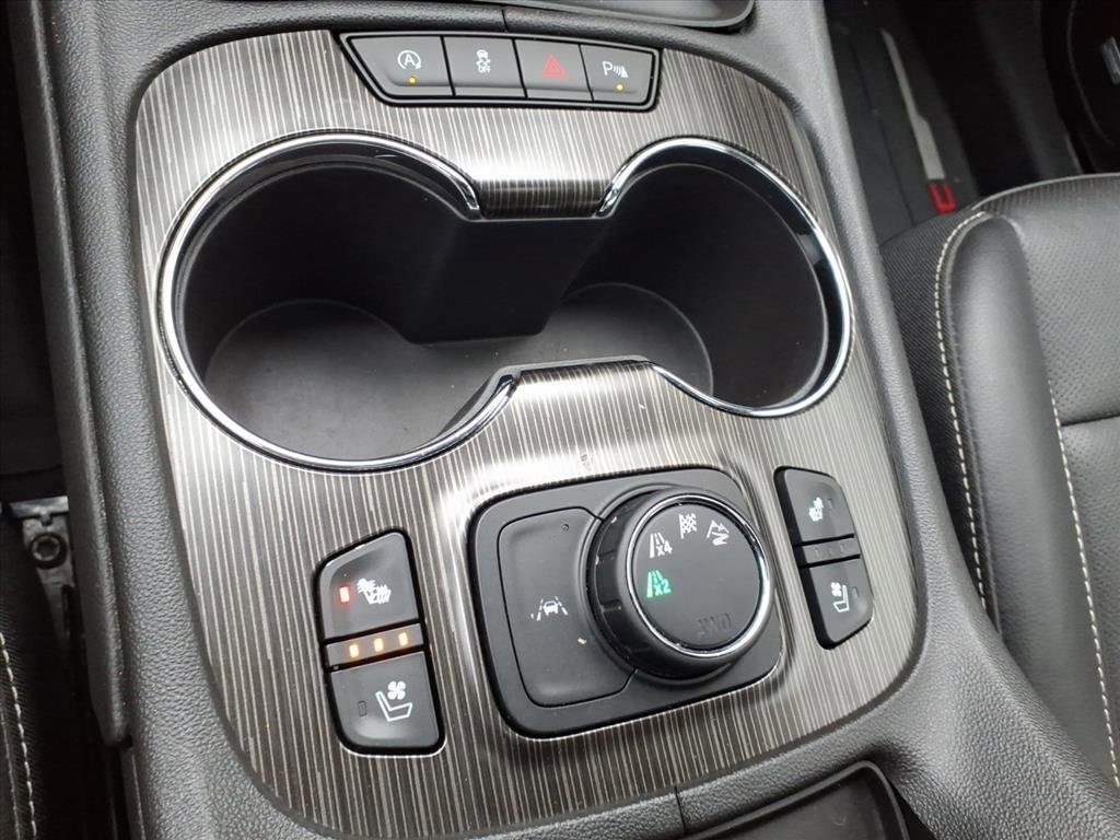 Used 2020 GMC Acadia SLT w/ Driver Alert Package II image 25