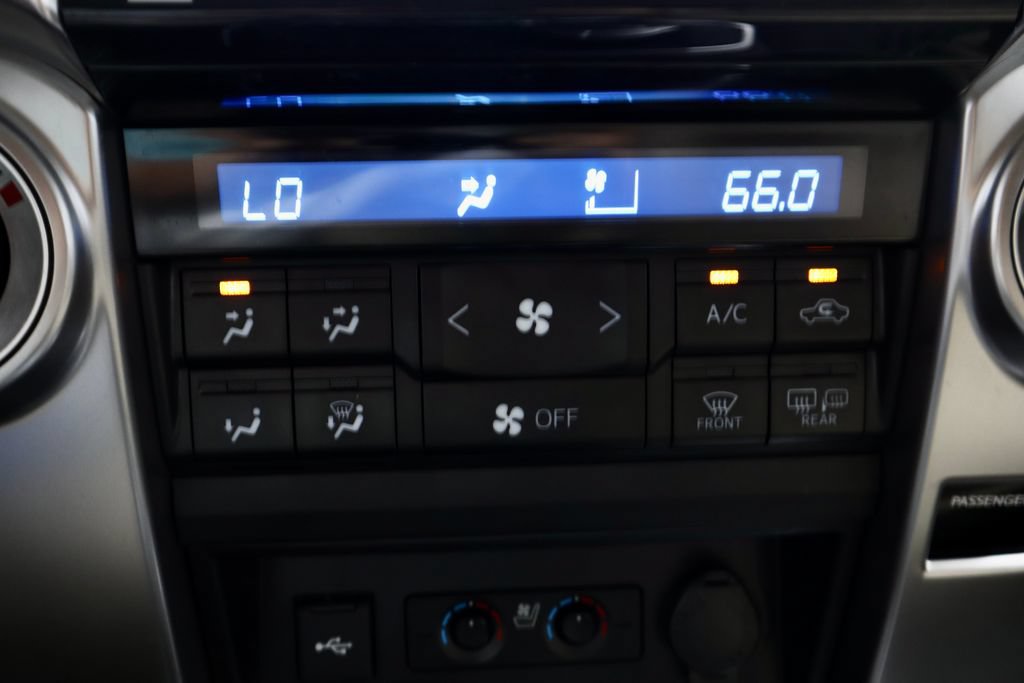 Used 2023 Toyota 4Runner Limited AWD/4WD image 30