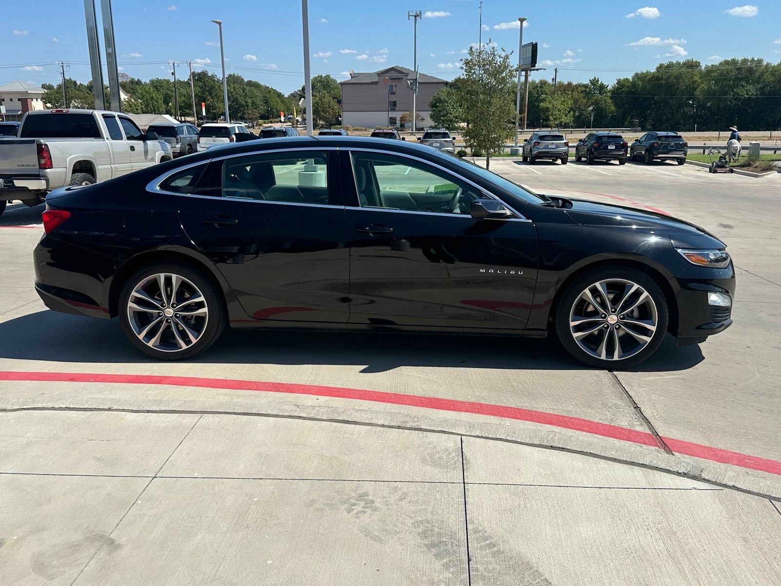 Used 2025 Chevrolet Malibu LT FWD image 6