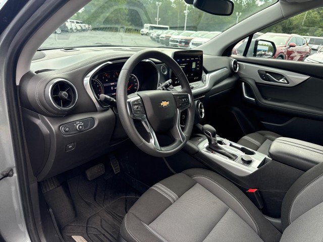 Used 2025 Chevrolet Blazer LT w/ Convenience Package FWD image 19