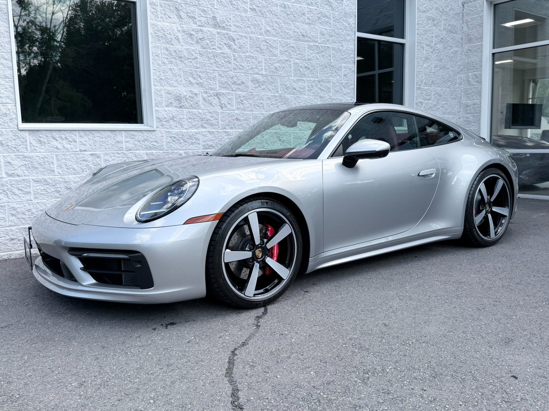 Used 2023 Porsche 911 Carrera S RWD image 3