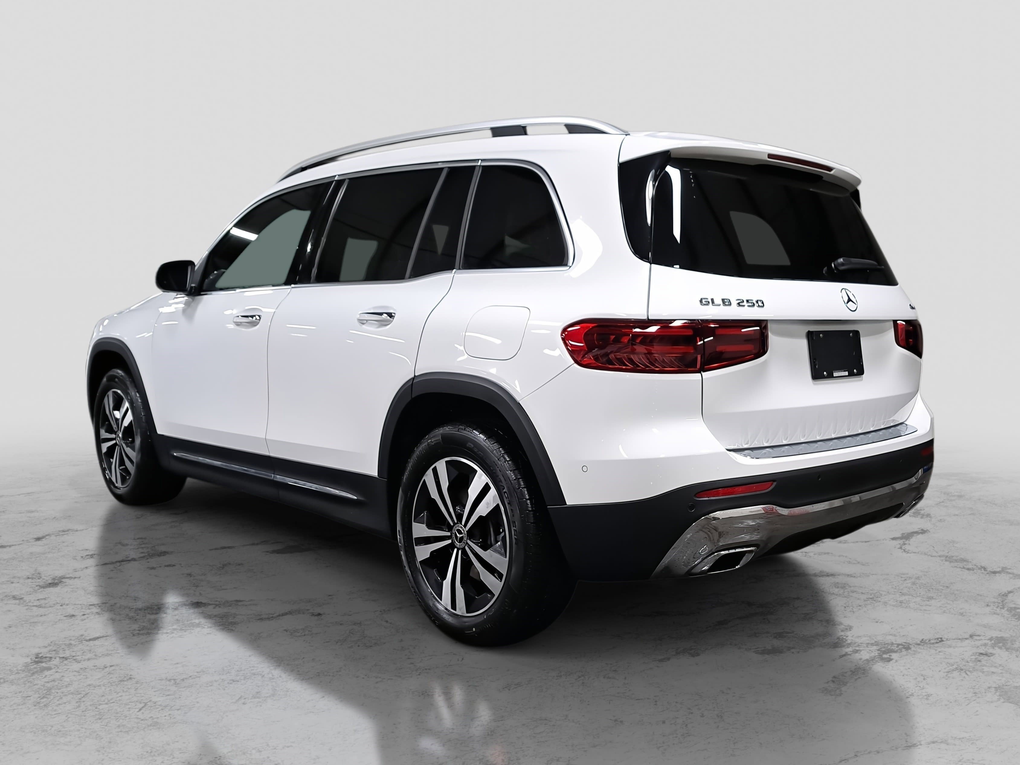 New 2026 Mercedes-Benz GLB 250 4MATIC image 7