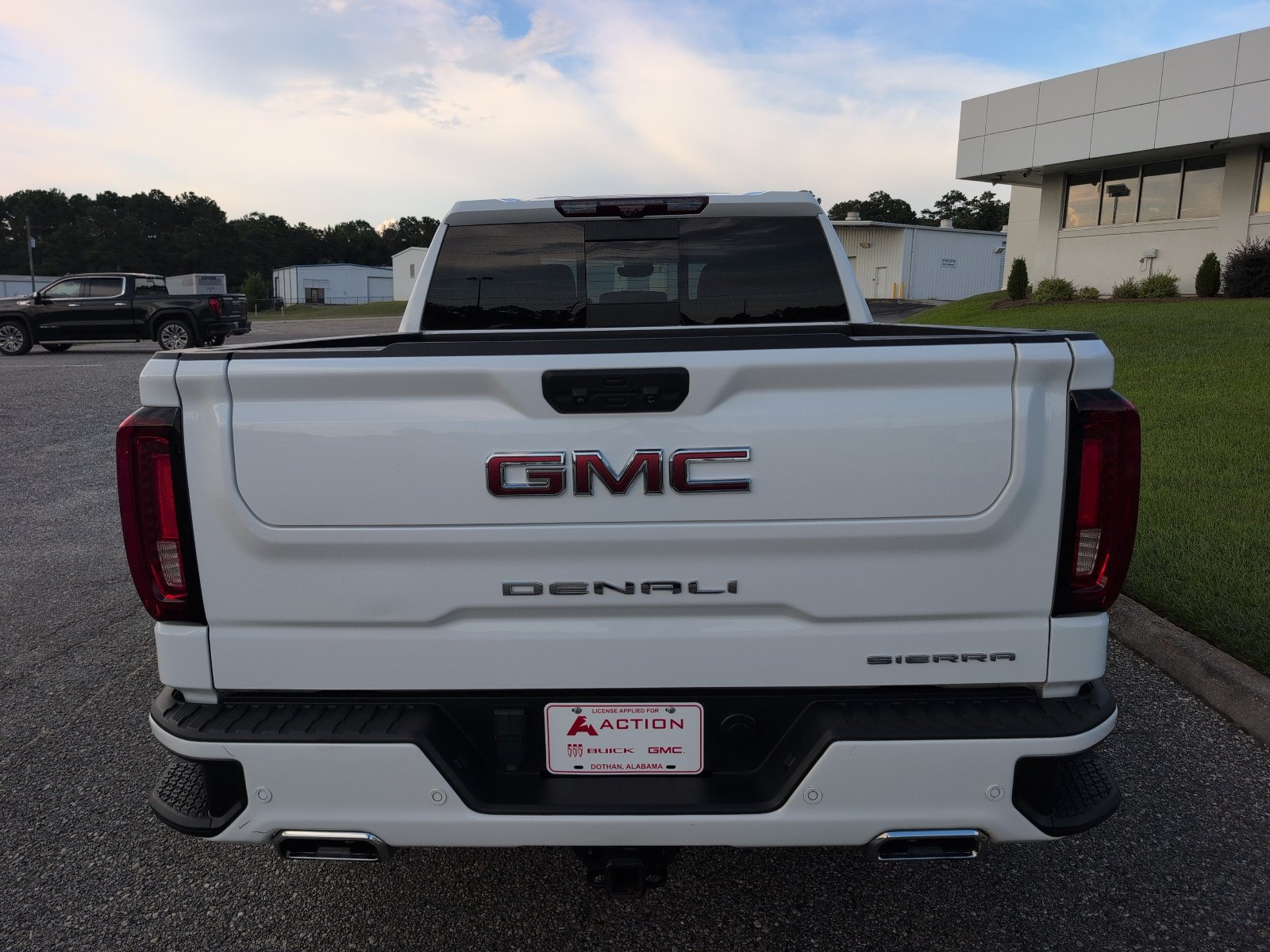 Used 2023 GMC Sierra 1500 Denali w/ Denali Reserve Package AWD/4WD image 6