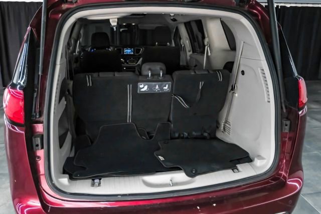 Used 2018 Chrysler Pacifica Touring Plus w/ Tire & Wheel Group FWD image 51