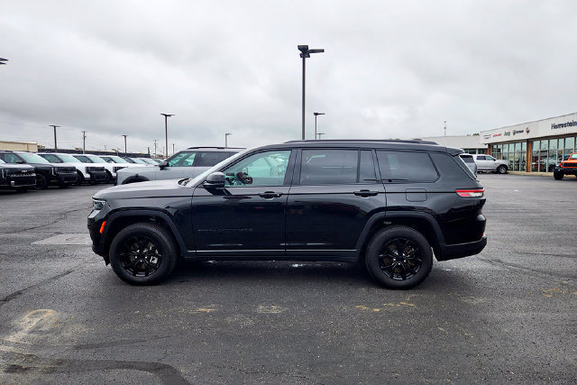 Used 2025 Jeep Grand Cherokee L Altitude AWD/4WD image 4