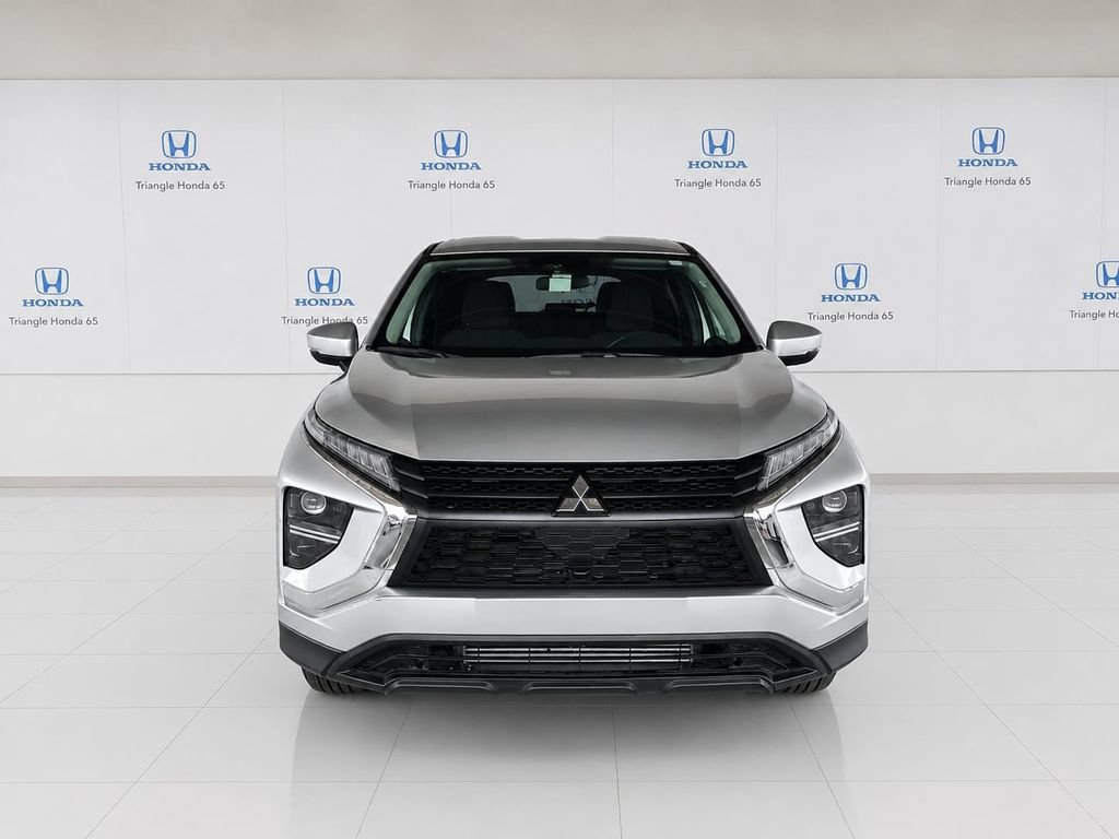 Used 2025 Mitsubishi Eclipse Cross ES AWD/4WD image 2
