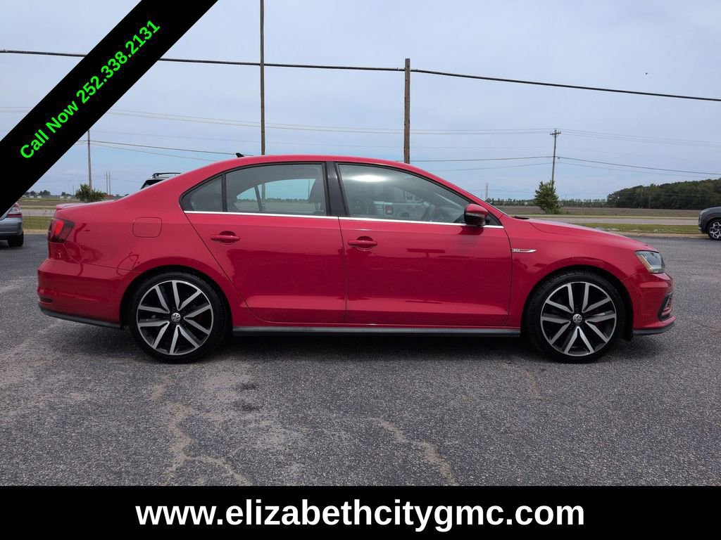 Used 2018 Volkswagen Jetta GLI FWD image 2