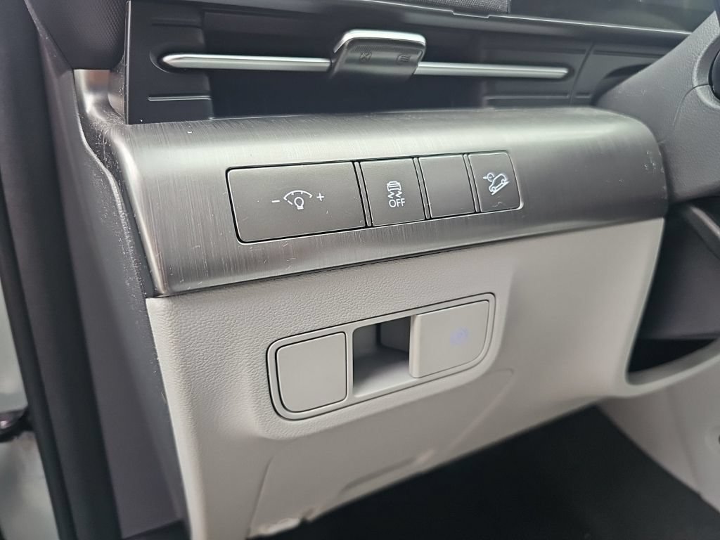 Certified 2024 Hyundai Kona SEL w/ Convenience Package AWD/4WD image 14