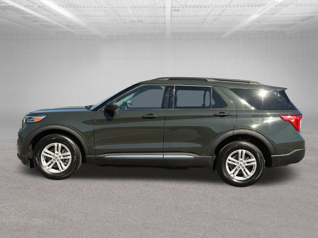 Used 2024 Ford Explorer XLT w/ Equipment Group 202A AWD/4WD image 4