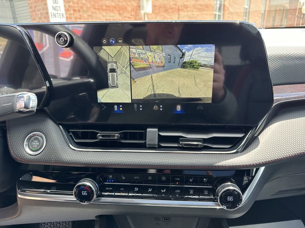 New 2026 Chevrolet Equinox RS w/ Convenience Package III AWD/4WD image 11