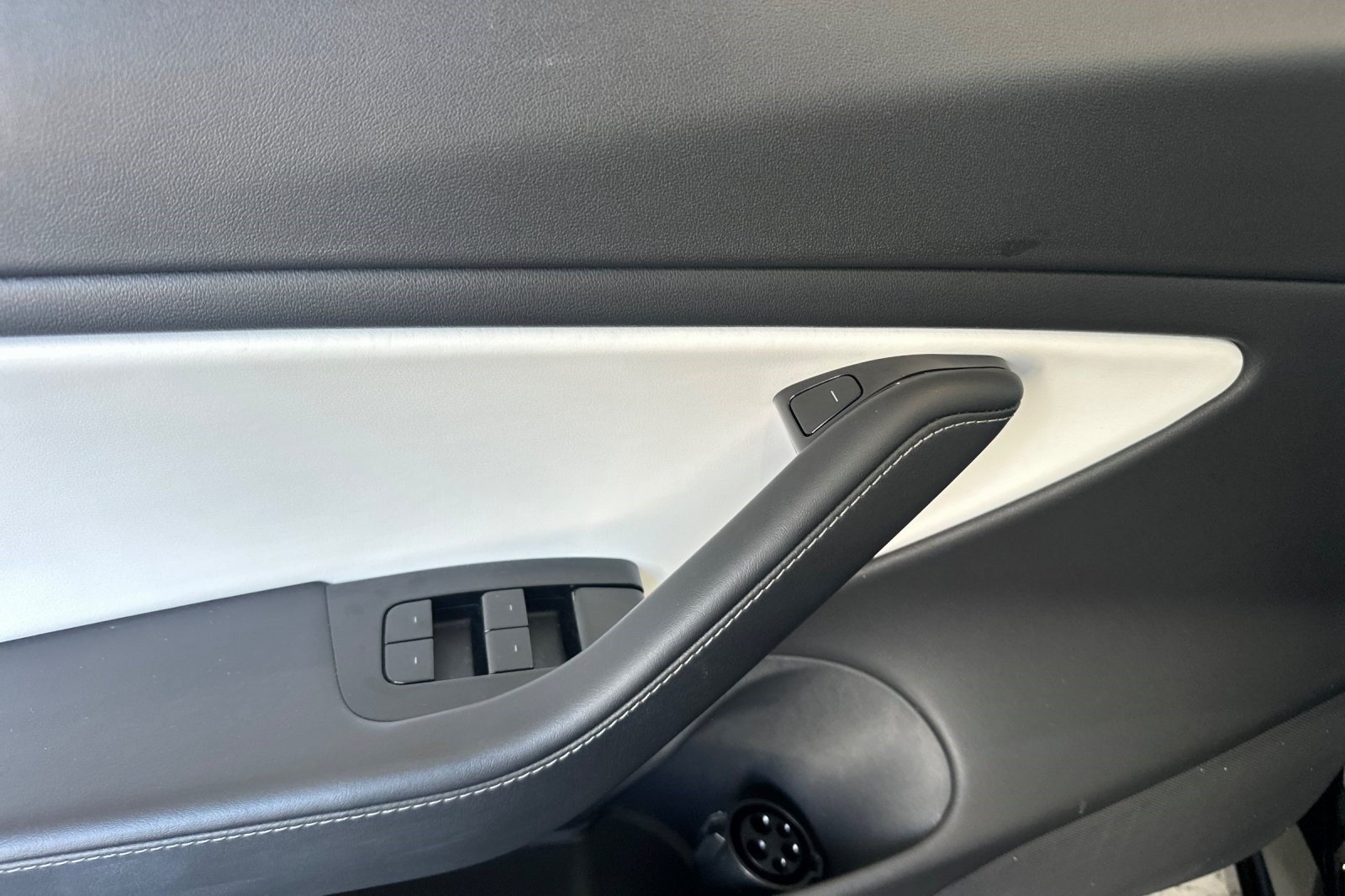 Used 2018 Tesla Model 3 Long Range AWD/4WD image 12