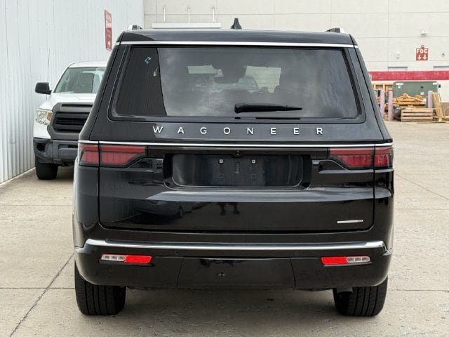 Used 2024 Jeep Wagoneer Series II RWD image 5