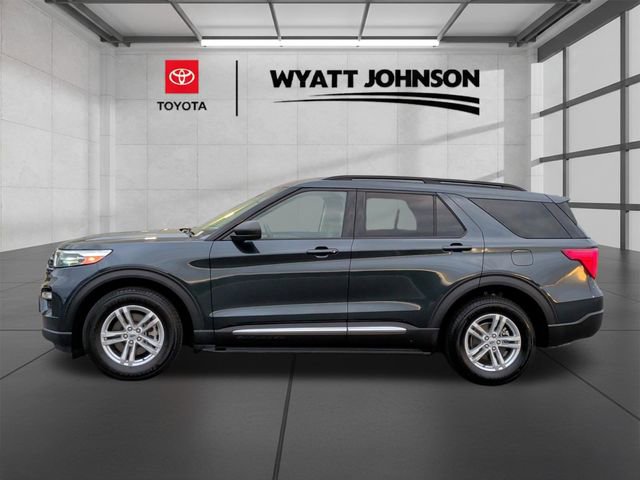Used 2023 Ford Explorer XLT w/ Equipment Group 202A AWD/4WD image 2