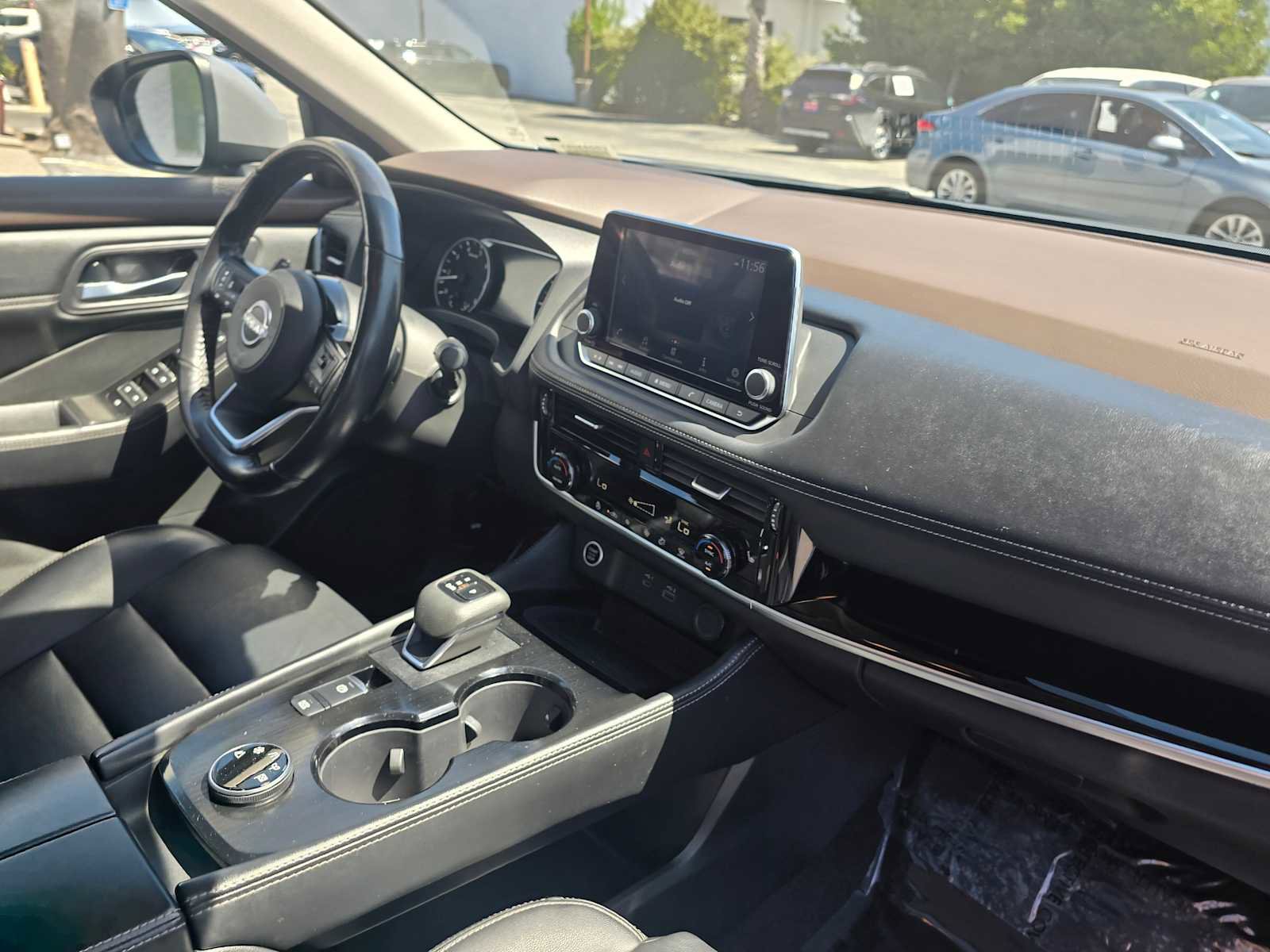 Used 2023 Nissan Rogue SL image 12