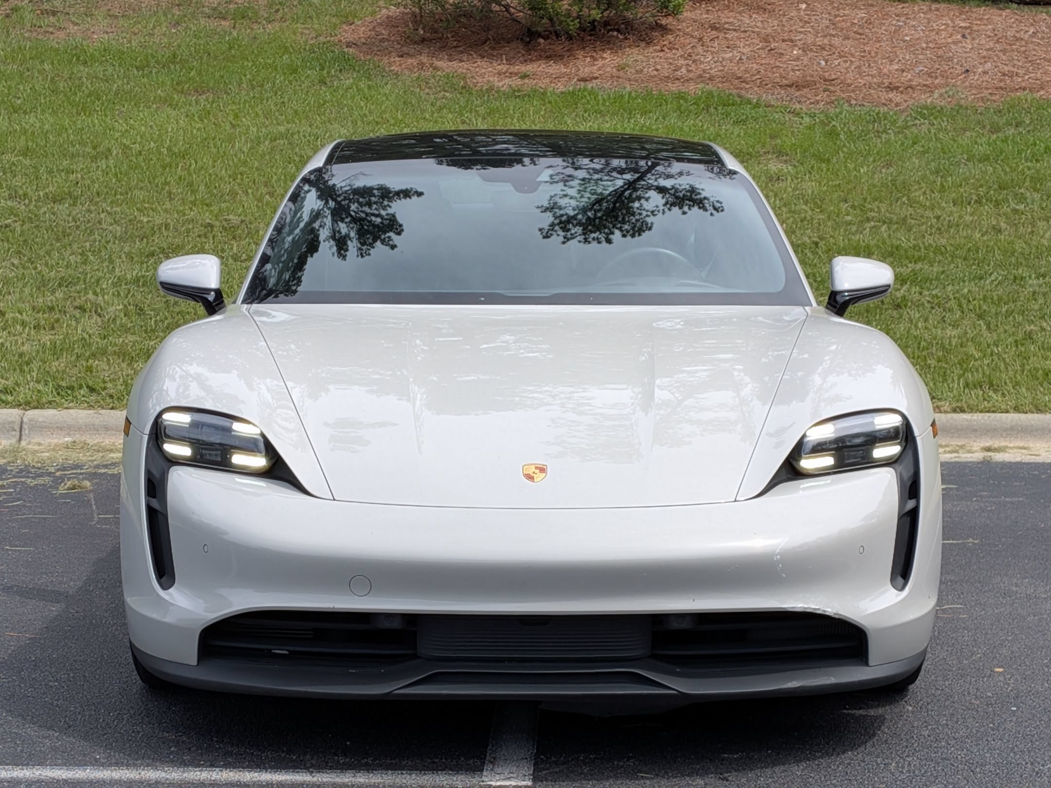 Used 2022 Porsche Taycan RWD image 27