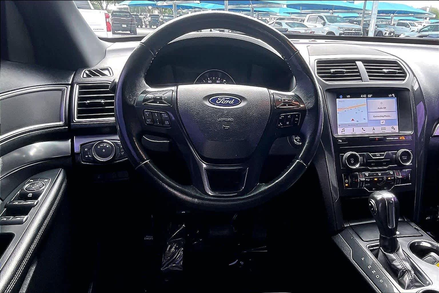 Used 2019 Ford Explorer XLT w/ Equipment Group 202A FWD image 6