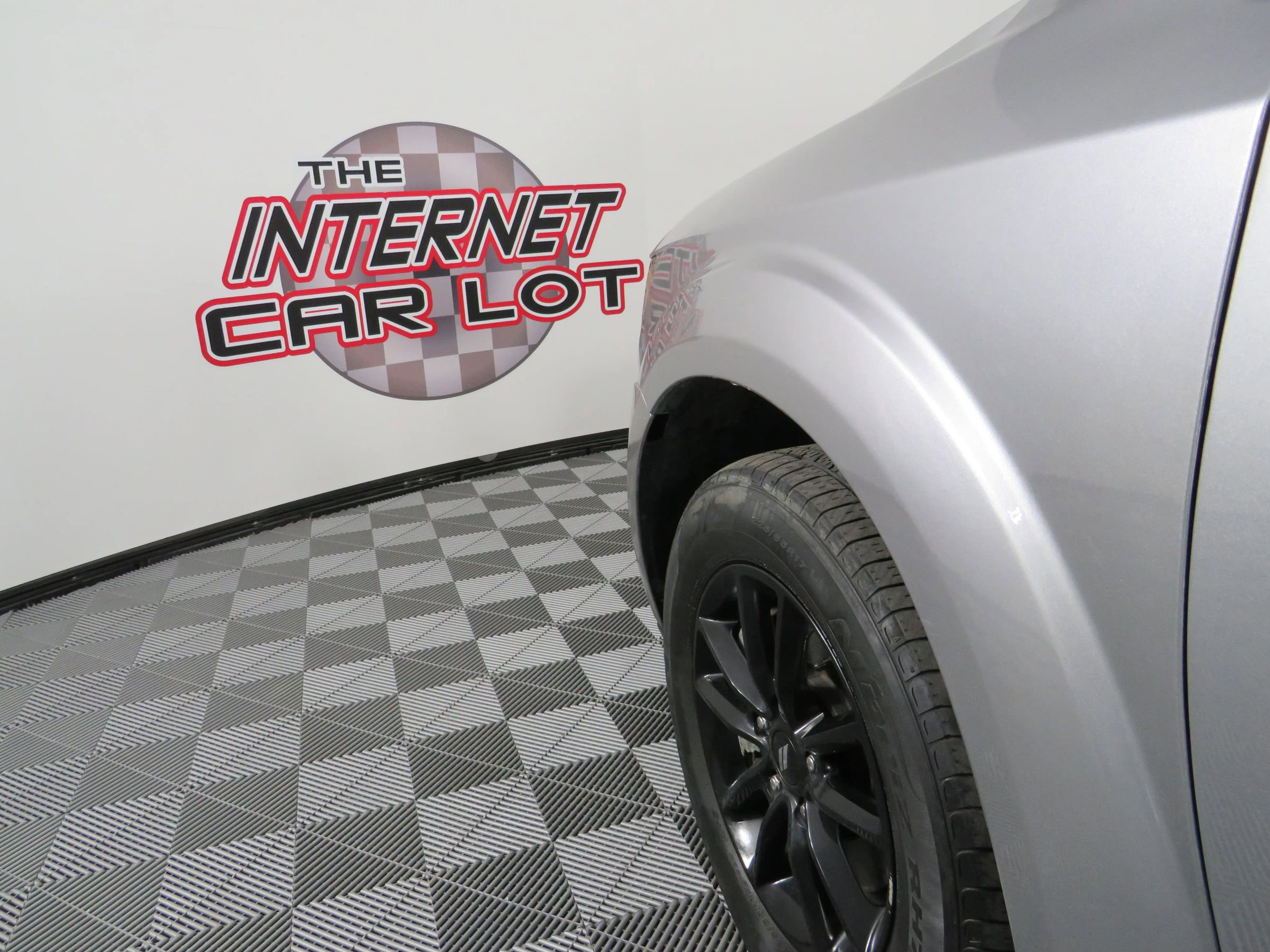 Used 2019 Dodge Journey SE w/ Blacktop Package FWD image 25