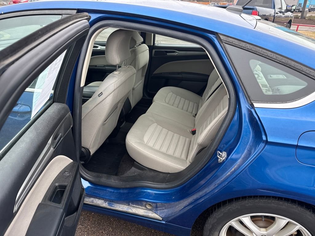 Used 2018 Ford Fusion S image 17