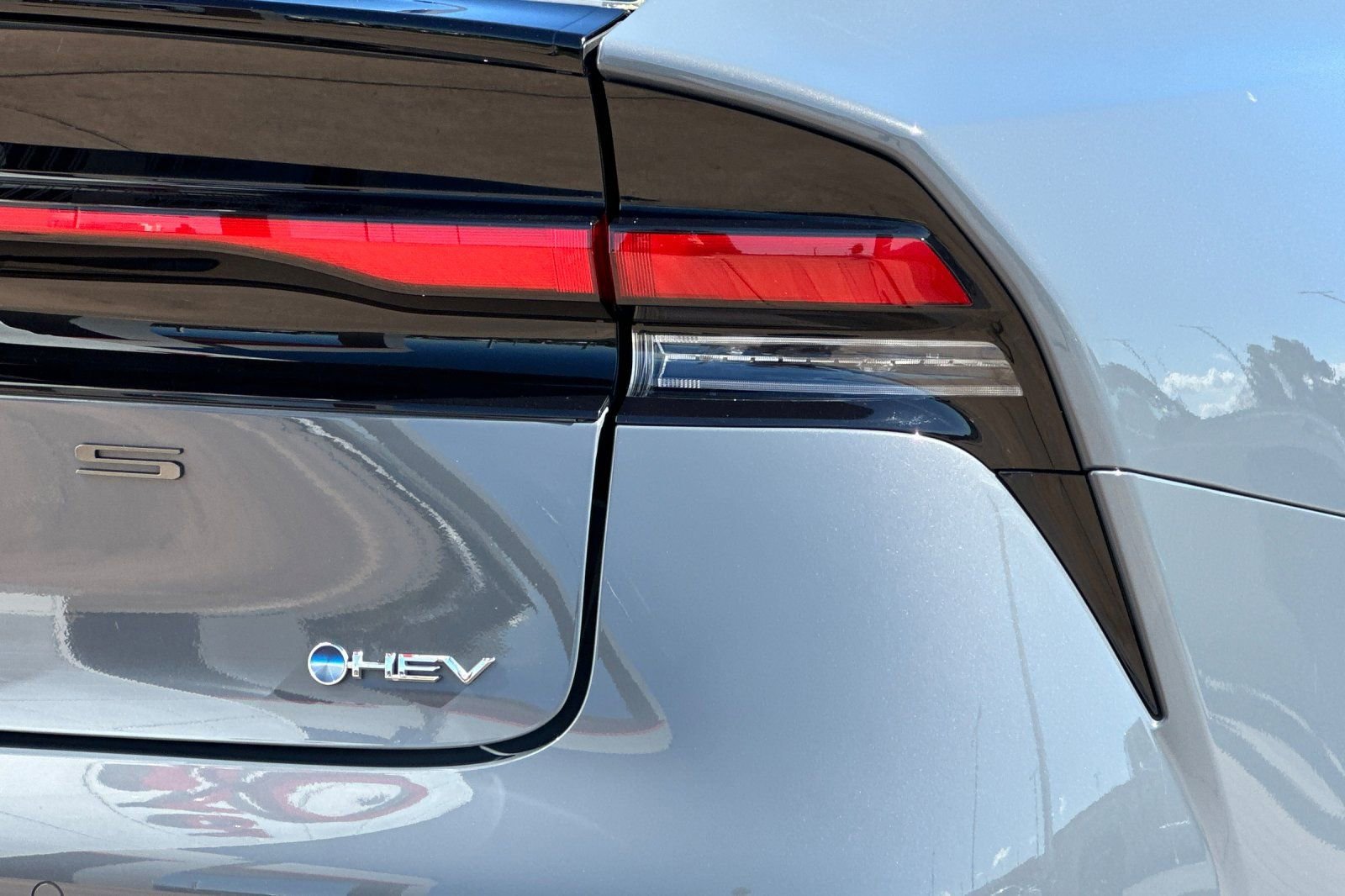 Used 2023 Toyota Prius LE image 33