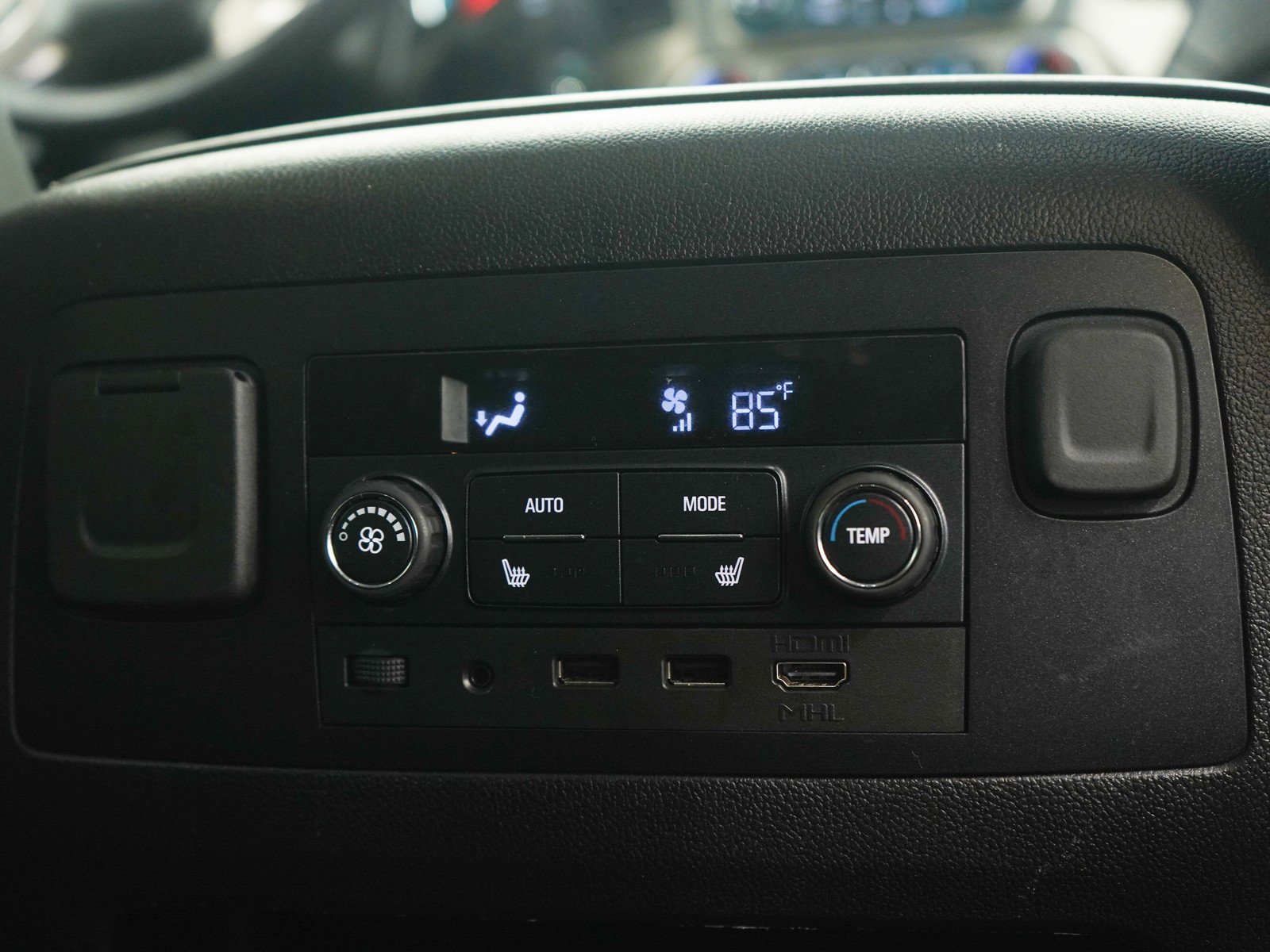 Used 2018 GMC Yukon XL Denali w/ Open Road Package image 18