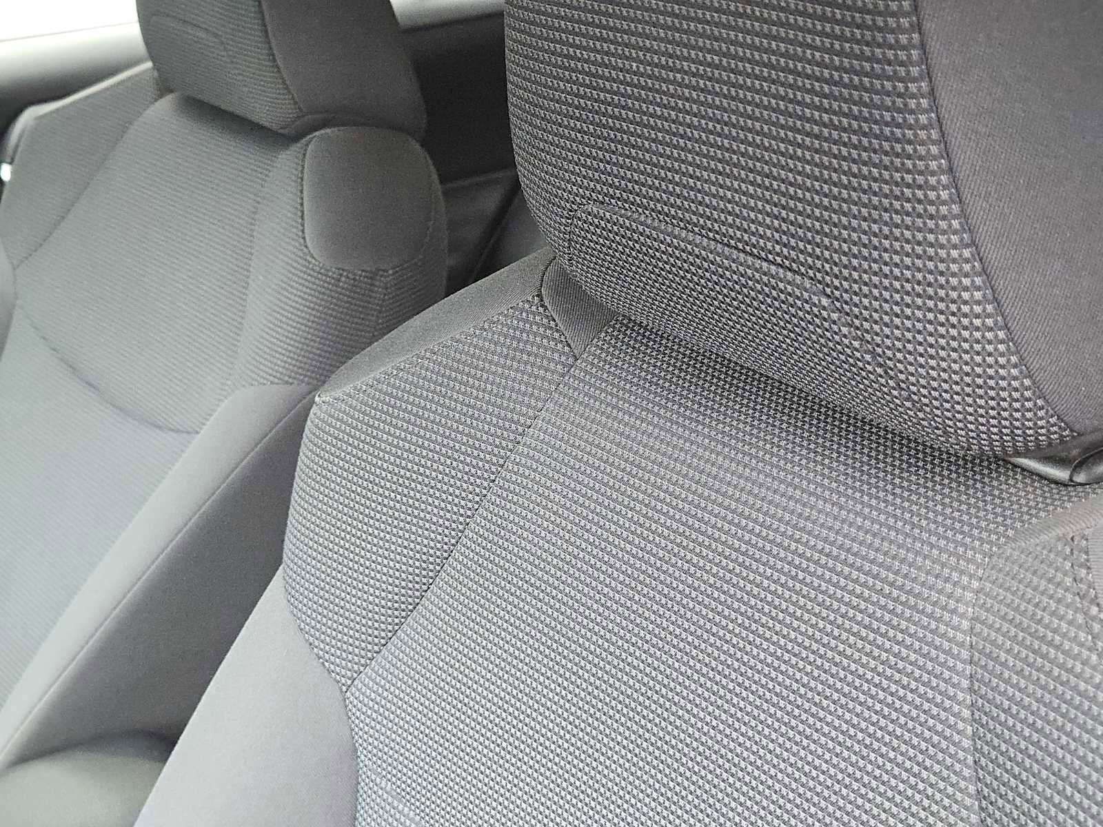 Used 2020 Toyota RAV4 LE image 16