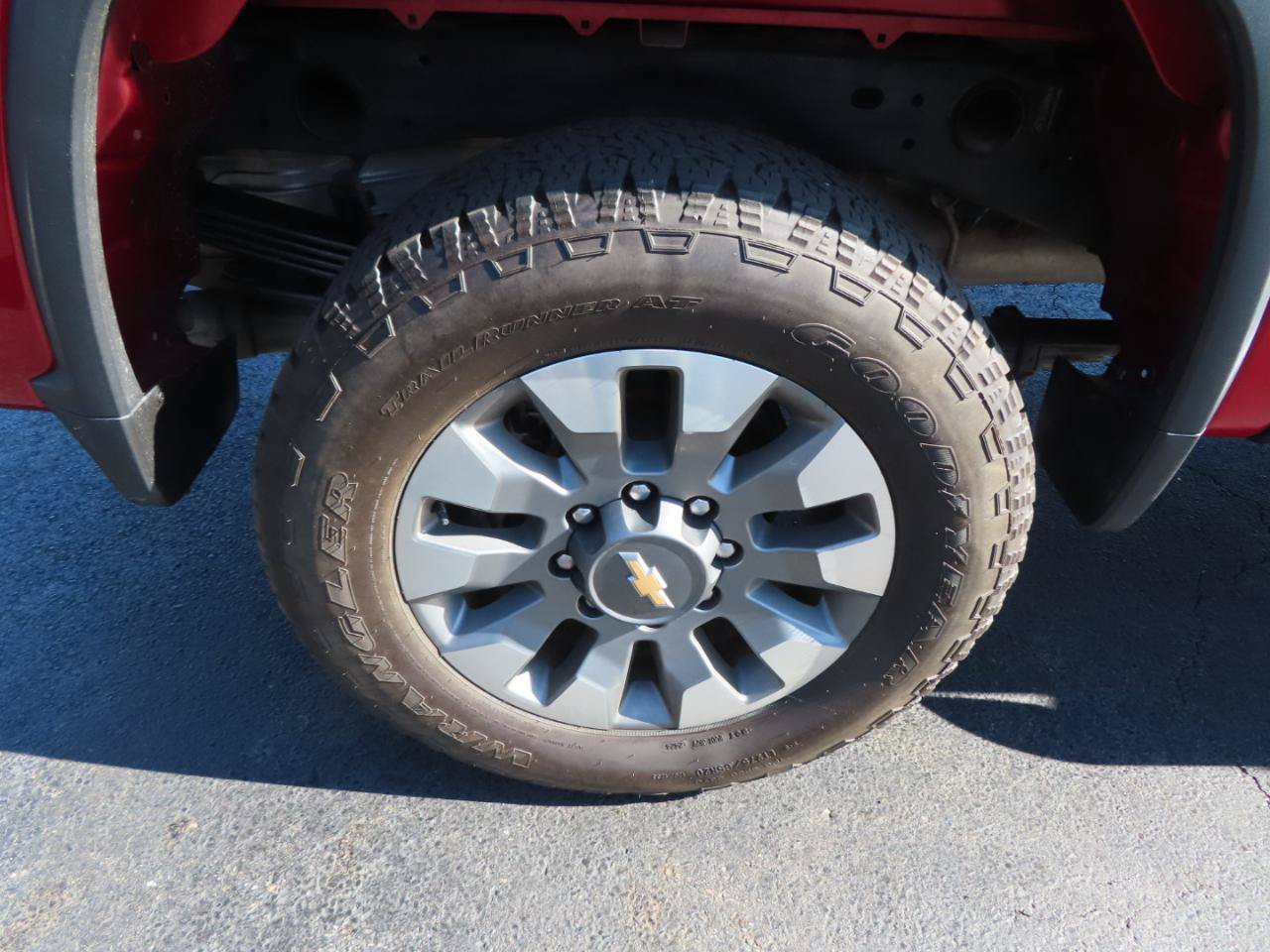 Used 2024 Chevrolet Silverado 2500 LT AWD/4WD image 23